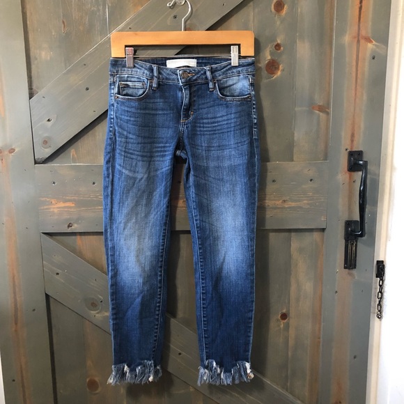 Denim - Hidden Jeans Frayed Ankle Jeans Size 27